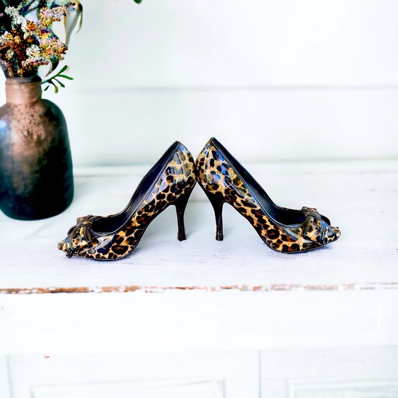 BCBGirls leopard heels - Picture 2 of 9